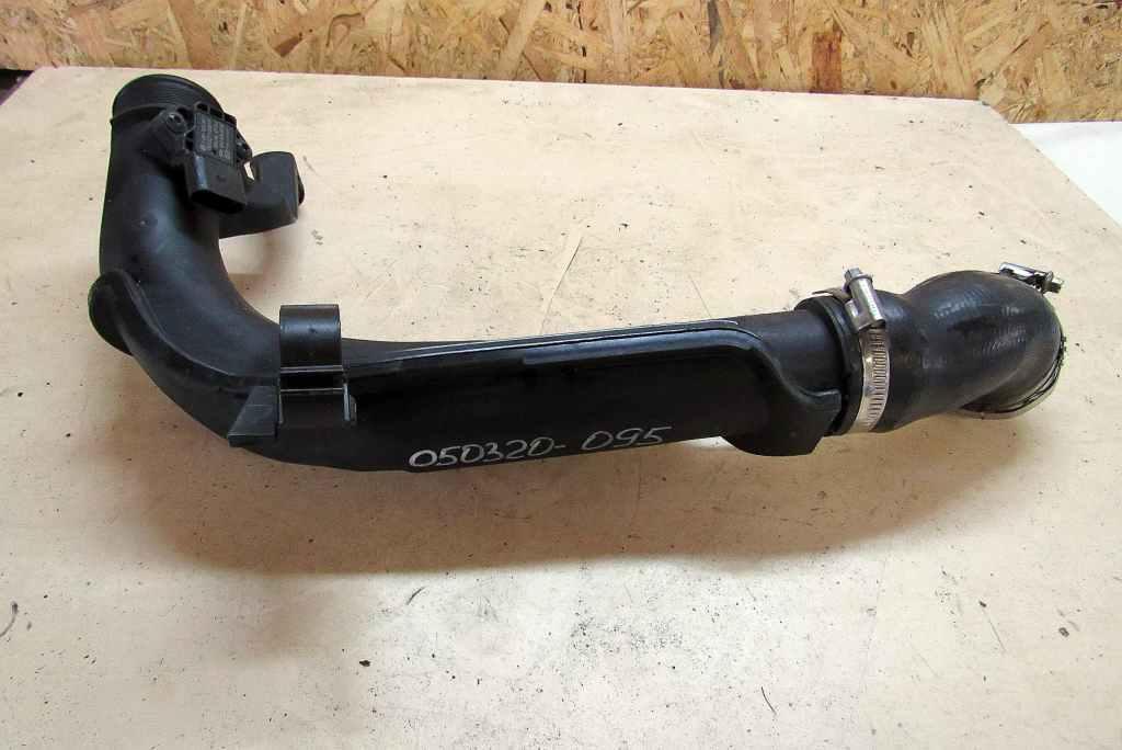 патрубок интеркулера Volkswagen Passat CC 1 поколение 2008, 2.0 л., CBBA, дизель, купе, 1K0145770AE.5N0145762AM - фото №1