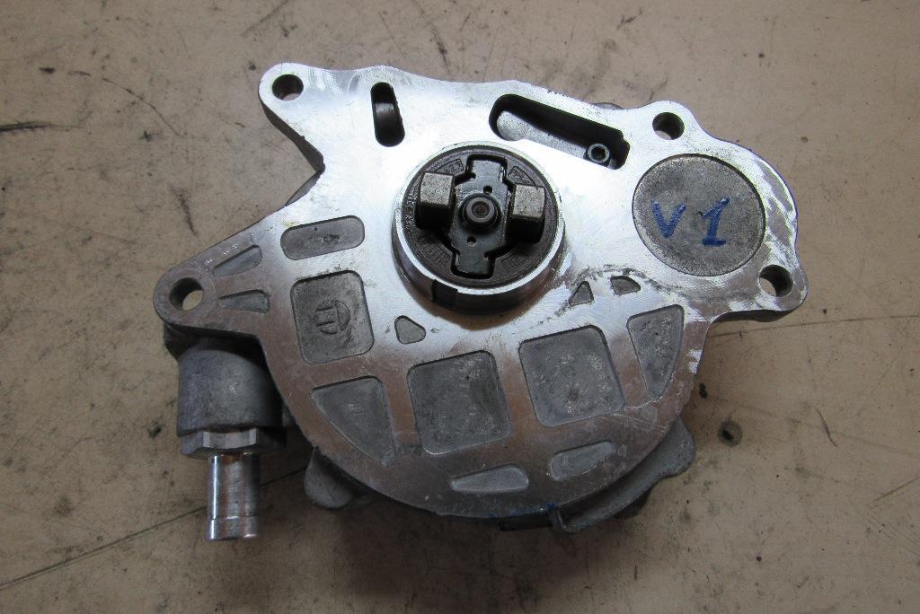 насос вакуумный Audi A4 B8/8K 2008, 2.0 л., дизель, седан, 03L145100F - фото №1