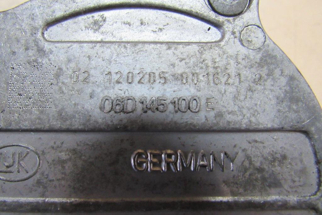 насос вакуумный Audi A6 4F/C6 2005, 2.0 л., бензин, седан, 06D145100E - фото №1