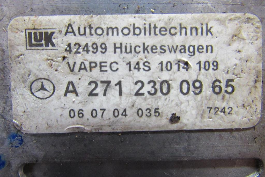 насос вакуумный Mercedes-Benz C-Класс W203/S203/CL203 2002, 1.8 л., M 271.946, бензин, седан, 2712300965 - фото №1