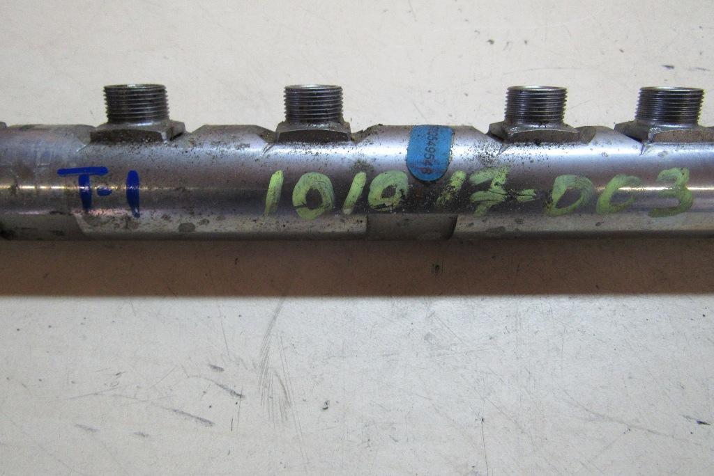 топливная рампа BMW 5 серия F07/F10/F11 2009, 3.0 л., N57 D30 B, дизель, хетчбэк 5 дв., 13537805423 - фото №1