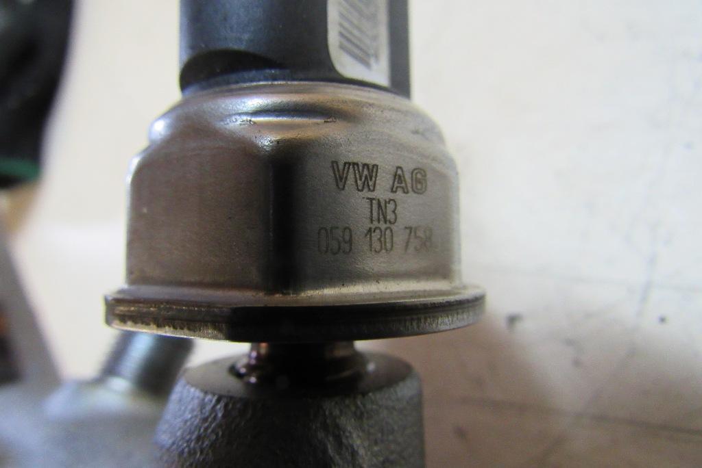 топливная рампа Audi Q7 4L 2007, 3.0 л., дизель, внедорожник 5 дв., 059130089AM - фото №1