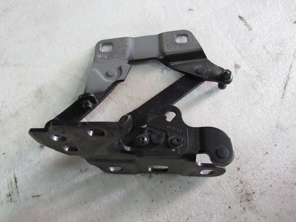 петля капота левая Mercedes-Benz GL-Класс X166 2015, 3.5 л., M 276.955, бензин, внедорожник 5 дв., 1668800028 - фото №1