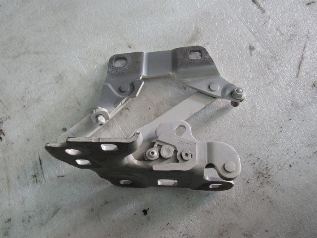 петля капота левая Mercedes-Benz GL-Класс X166 2015, 3.5 л., M 276.955, бензин, внедорожник 5 дв., 1668800028 - фото №1