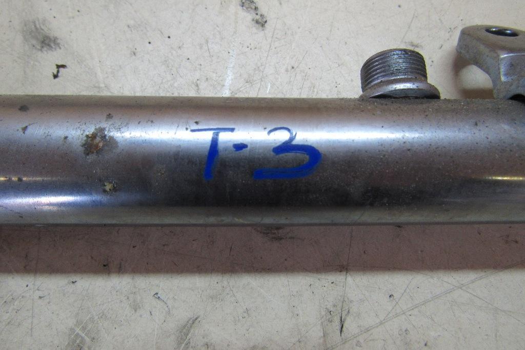 топливная рампа Mercedes-Benz GLS-Класс X166 2015, 3.0 л., OM 642.826, дизель, внедорожник 5 дв., A6420703095 - фото №1