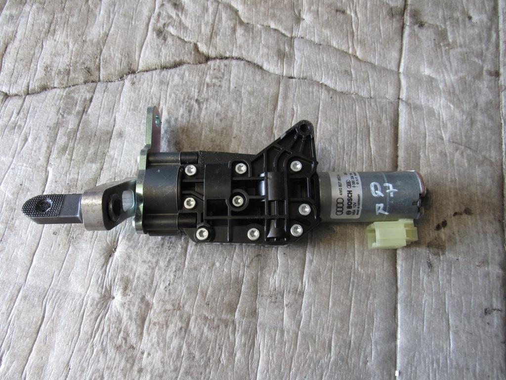 моторчик (насос) подъема крышки багажника (3-5 двери) Audi Q7 4M 2015, 3.0 л., CRTC, дизель, внедорожник 5 дв., 4M0827852A - фото №1