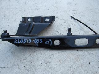 петля капота левая Audi Q5 8R 2010, 2.0 л., дизель, внедорожник 5 дв., 8R0823301A