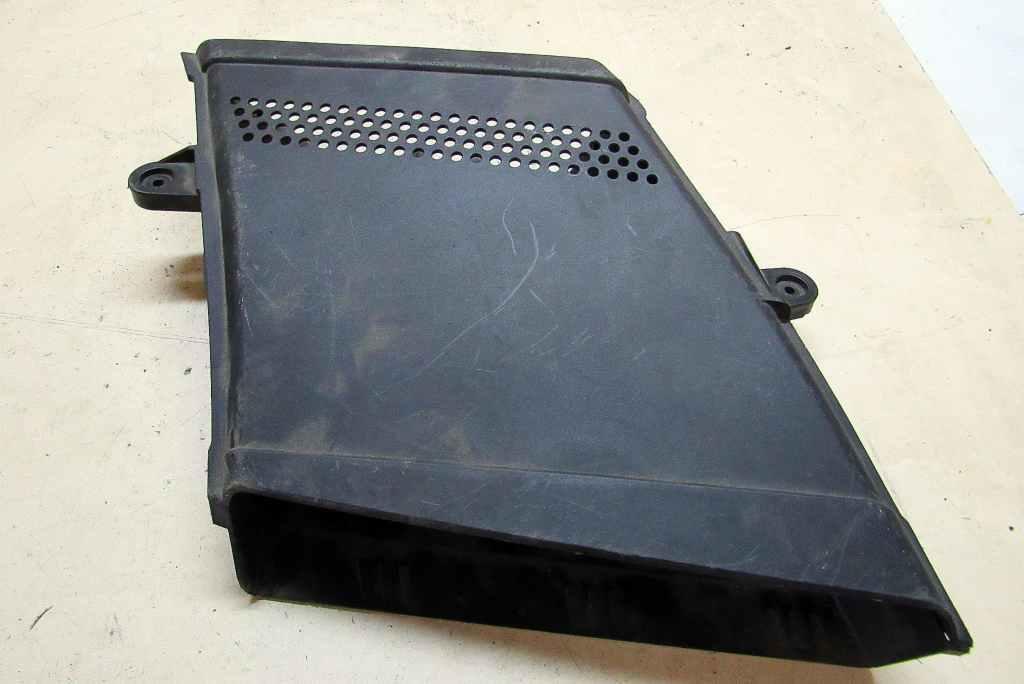 воздухозаборник Audi A4 B8/8K 2008, 1.8 л., бензин, седан, 8K0129618J - фото №1