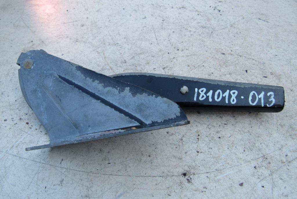 петля капота правая Volkswagen Amarok 1 поколение 2010, 2.0 л., CDCA, дизель, пикап, 2H0823302 - фото №1