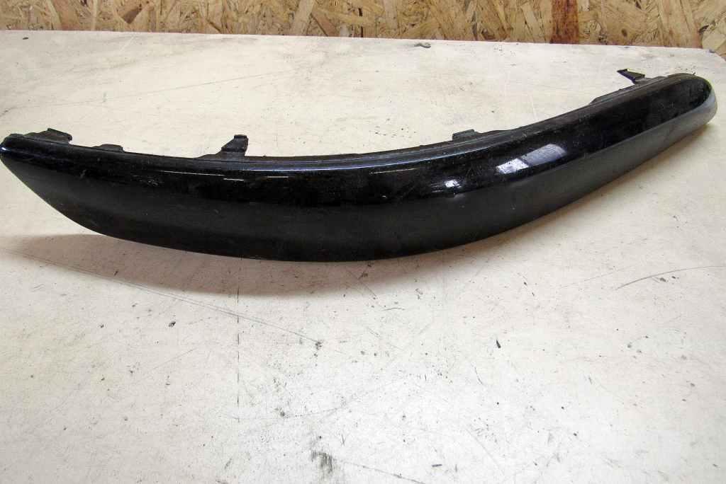 молдинг переднего бампера Volkswagen Touran 1 поколение 2003, 1.9 л., дизель, минивэн, 1T0807718B - фото №1