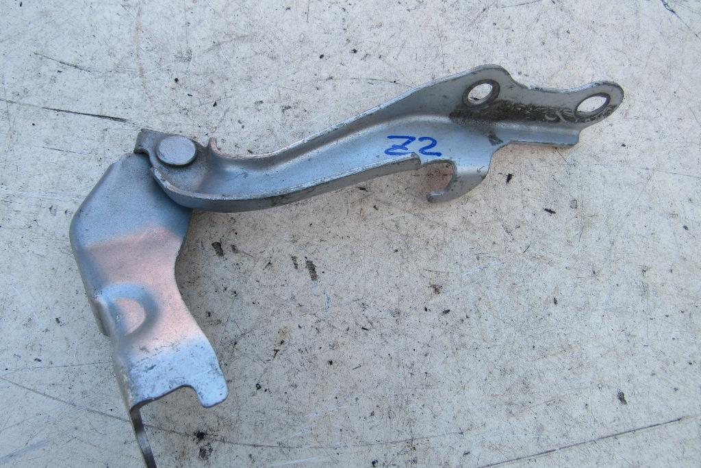 петля капота левая Toyota RAV4 2 поколение (XA20) 2002, 2.0 л., 1AZ-FE, бензин, внедорожник 5 дв. - фото №1