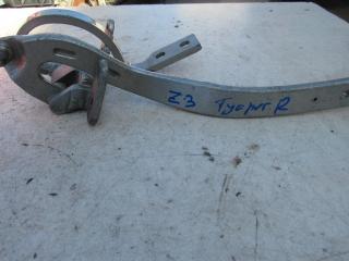 петля крышки багажника Volkswagen Touareg 1 поколение 2006, 3.0 л., дизель, внедорожник 5 дв., 7L6537302C