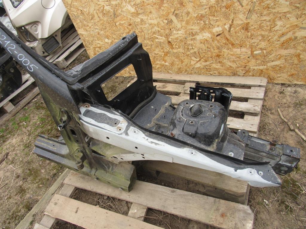 четверть передняя правая Mercedes-Benz C-Класс W204/S204 2008, 1.6 л., M 274.910, бензин, седан - фото №1