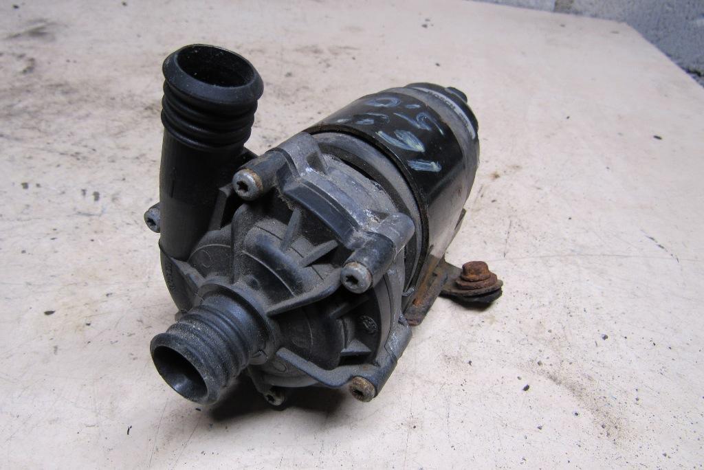 насос антифриза дополнительный Mercedes-Benz GL-Класс X166 2015, 4.7 л., M 278.928, бензин, внедорожник 5 дв., 0392022010 - фото №1