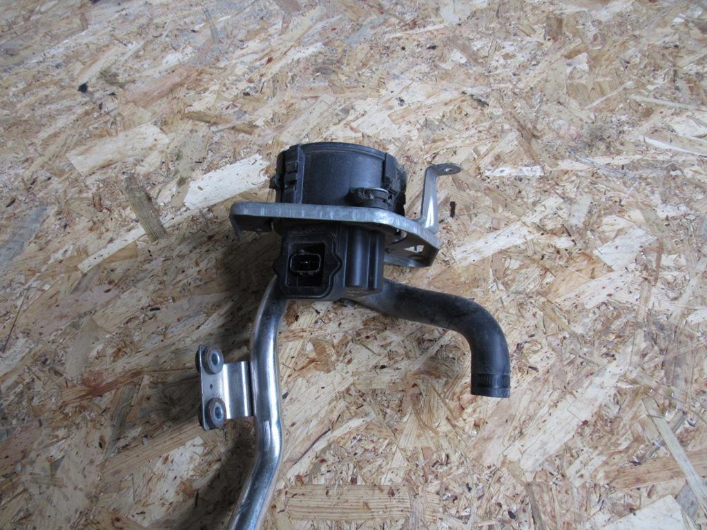 насос продувки катализатора Nissan GT-R R35 2007, 3.8 л., VR38DETT, бензин, купе, 14810JF03B - фото №1