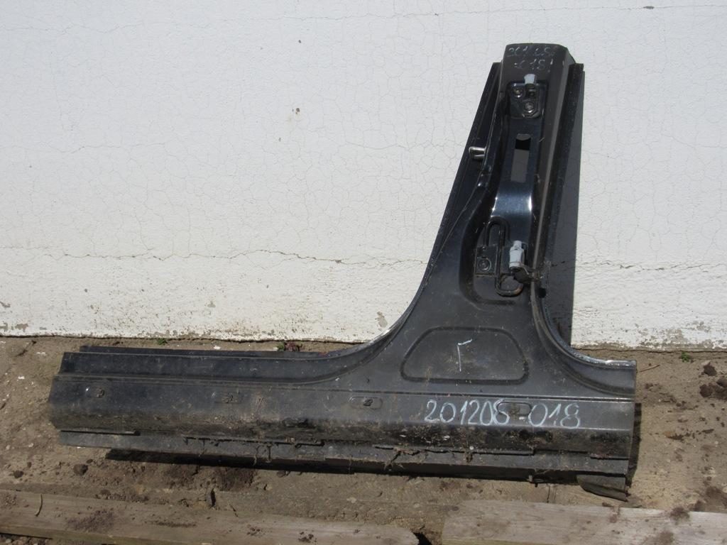 Стойка кузовная центральная левая Mercedes-Benz G-Класс W463 1990, 3.0 л., M 103.987, бензин, внедорожник 5 дв. - фото №1