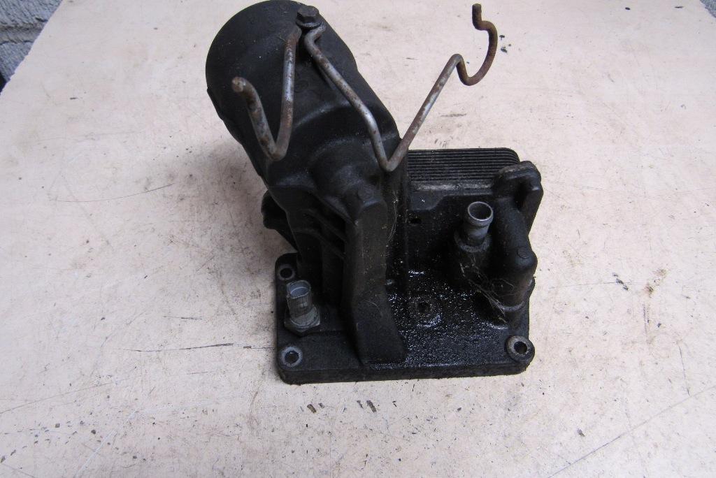 корпус масляного фильтра Volkswagen Multivan T5 2003, 2.5 л., дизель, минивэн, 070115389E - фото №1