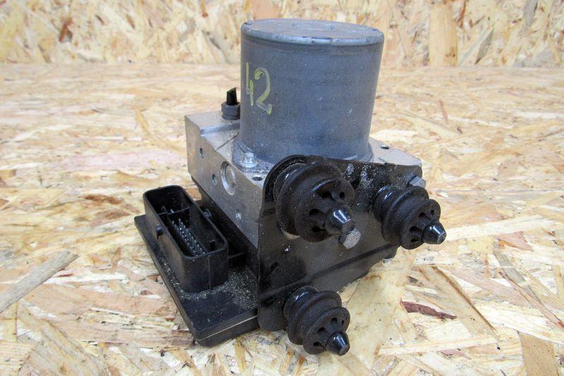 блок ABS Audi A4 B8/8K 2008, 3.2 л., CALA, бензин, седан, 8K0907379BH - фото №1