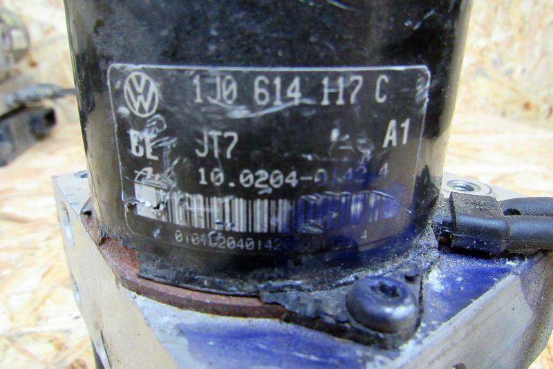 блок ABS Volkswagen Golf 5 поколение 2003, 1.9 л., дизель, хетчбэк 5 дв., 1J0907379G - фото №1