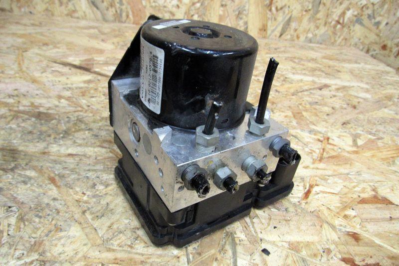 блок ABS Volvo V40 2 поколение 2012, 2.0 л., D 5204 T4, дизель, хетчбэк 5 дв., P31317074 - фото №1