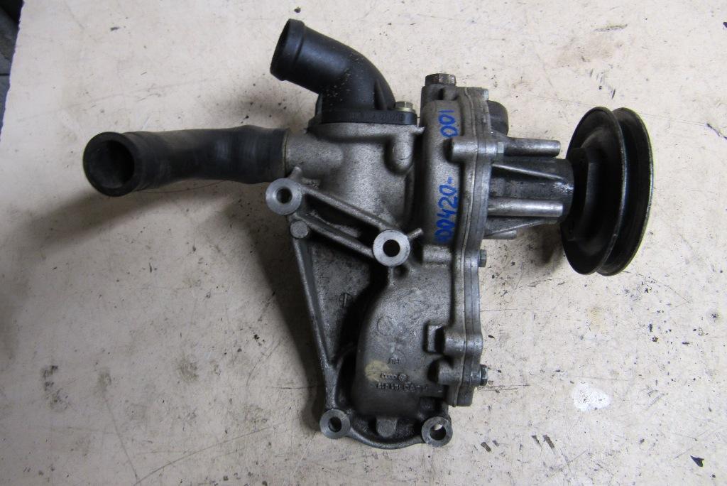 помпа Volkswagen Passat B5 1997, 1.8 л., AFY, бензин, седан, 026121019B - фото №1