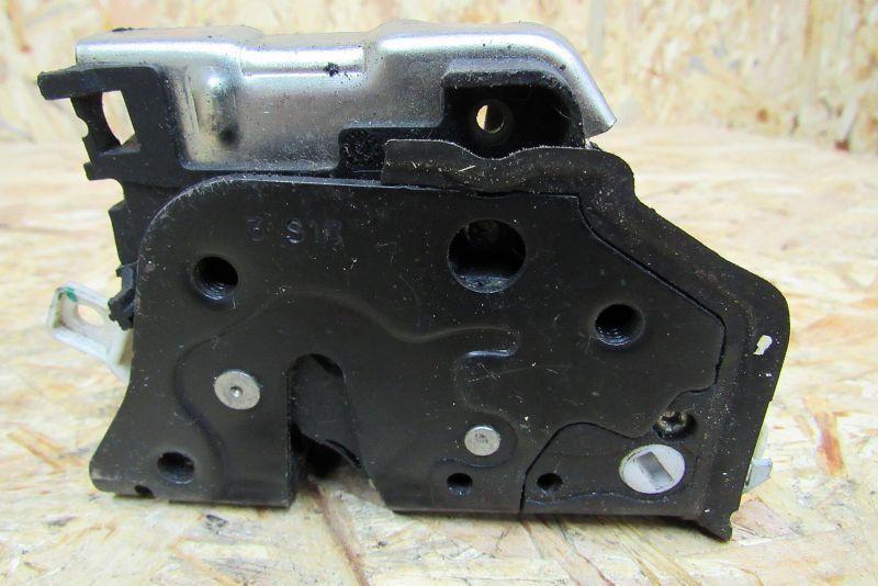 замок двери задней левой Audi Q7 4L 2006, 4.2 л., BAR, бензин, внедорожник 5 дв., 8K0839015D - фото №1