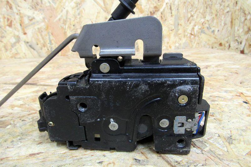 замок двери передней правой Audi A4 B6 2000, 1.9 л., дизель, седан, 8E1837016C - фото №1