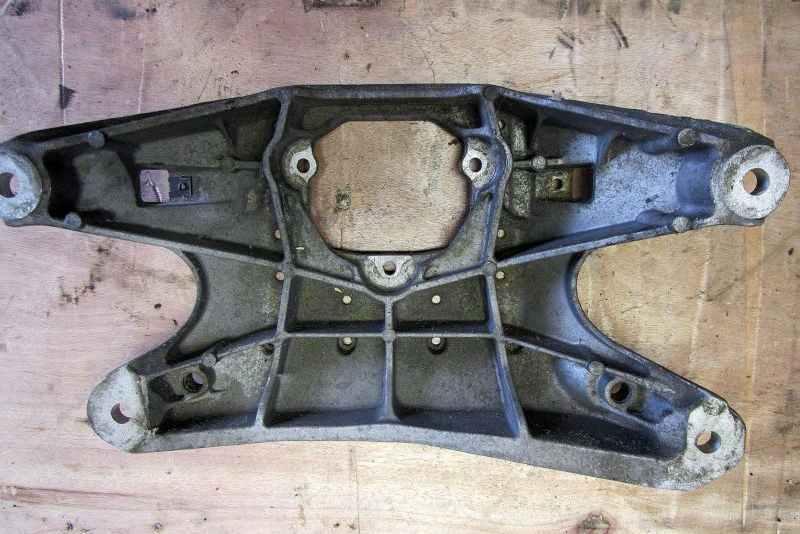 кронштейн КПП Audi A4 B8/8K 2007, 1.8 л., бензин, седан, 8K0399263AF - фото №1