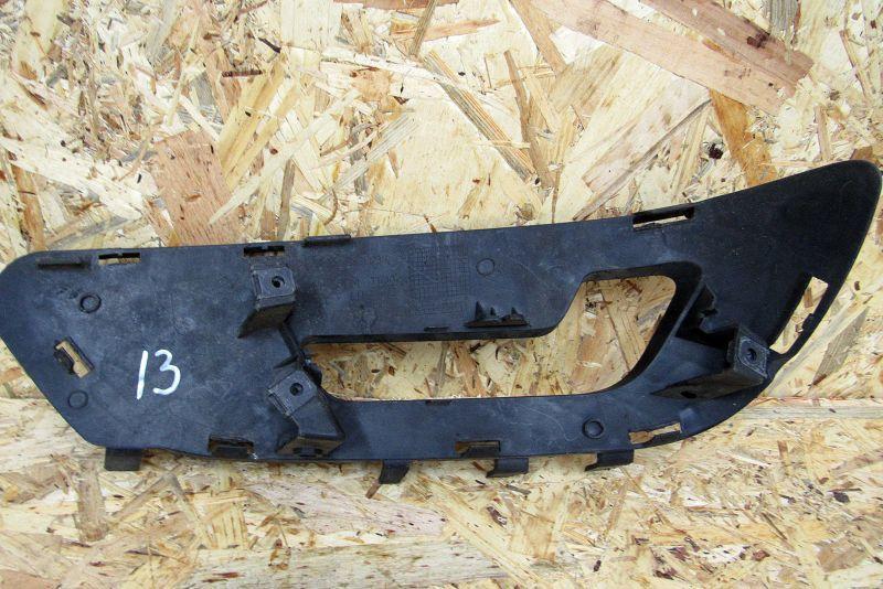 заглушка (решетка) в бампер Mercedes-Benz E-Класс W212/S212/C207/A207 2009, 2.1 л., OM 651.925, дизель, седан, A2128851323 - фото №1