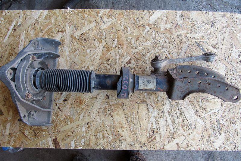 амортизатор передний левый Volkswagen Touareg 1 поколение 2002, 4.2 л., бензин, внедорожник 5 дв., 7L6113031C - фото №1