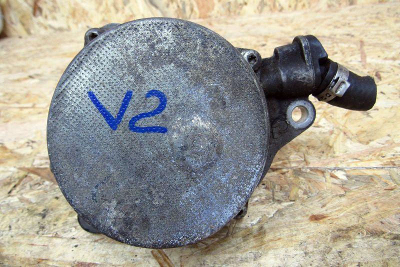 насос вакуумный BMW 5 серия E60/E61 2002, 3.0 л., M57 D30 (306D2), дизель, седан, 11667791232 - фото №1