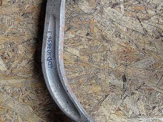 рычаг передний правый Audi A4 B6 2001, 1.8 л., бензин, седан, 4D0407696J