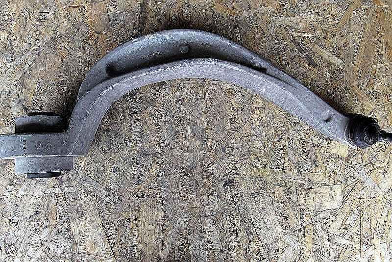 рычаг передний левый Audi A4 B8/8K 2008, 1.8 л., CDHB, бензин, седан, 8K0407695G - фото №1