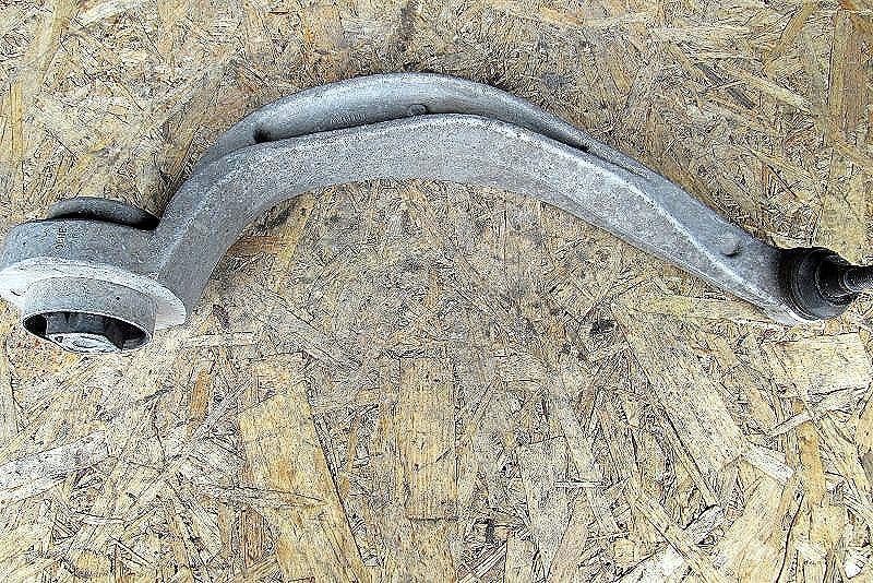 рычаг передний левый Audi A4 B8/8K 2008, 2.0 л., CAHA, дизель, седан, 8K0407695E - фото №1