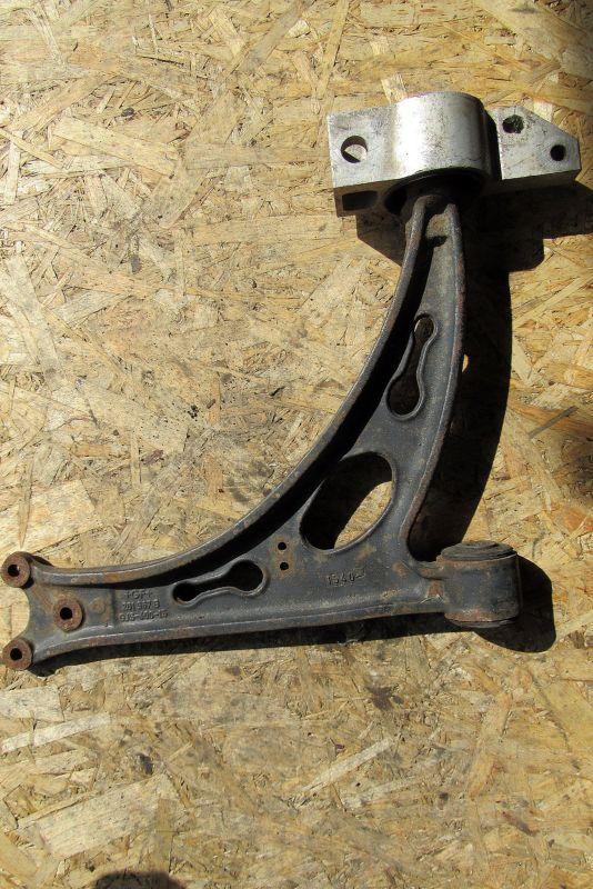 рычаг передний правый Volkswagen Golf 5 поколение 2003, 1.9 л., дизель, хетчбэк 5 дв., 1K0407153G - фото №1