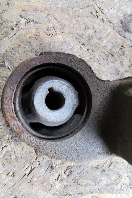 рычаг передний правый Volkswagen Multivan T5 2003, 1.9 л., AXC, дизель, минивэн, 7H0407166B - фото №1