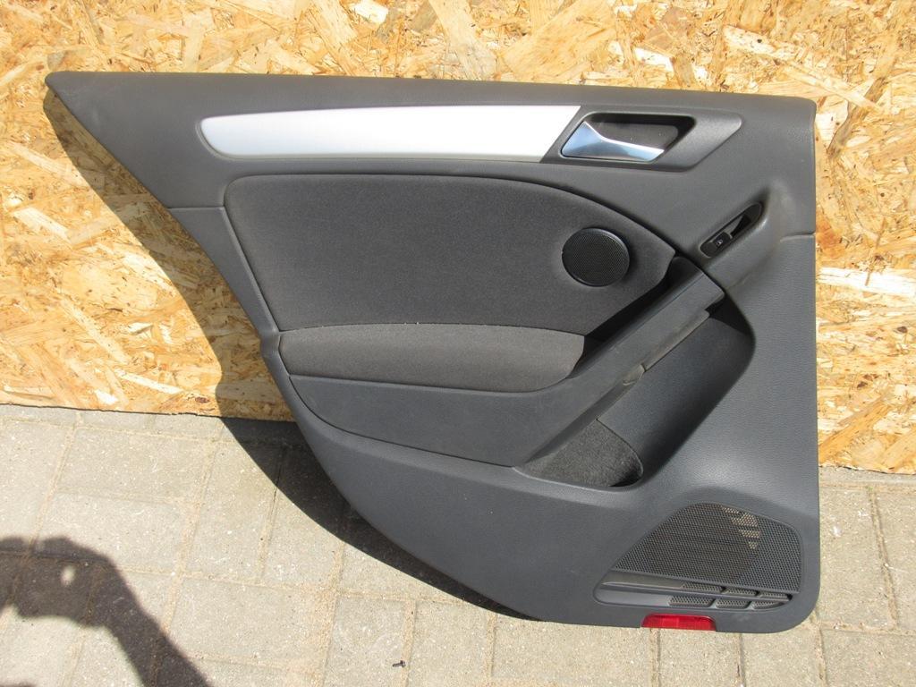 обшивка двери задняя левая Volkswagen Golf 6 поколение 2008, 2.0 л., дизель, хетчбэк 5 дв., 5K6867211 - фото №1