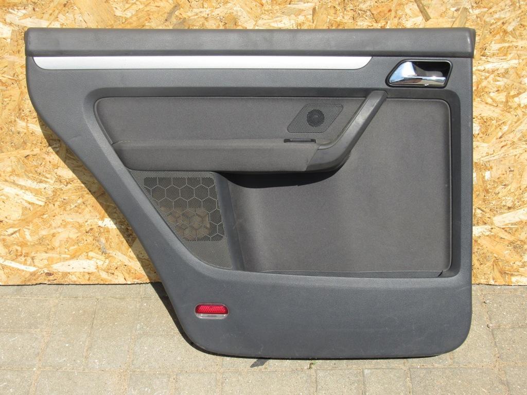 обшивка двери задняя левая Volkswagen Touran 1 поколение 2005, 2.0 л., BMM, дизель, минивэн, 1T0867211025 - фото №1