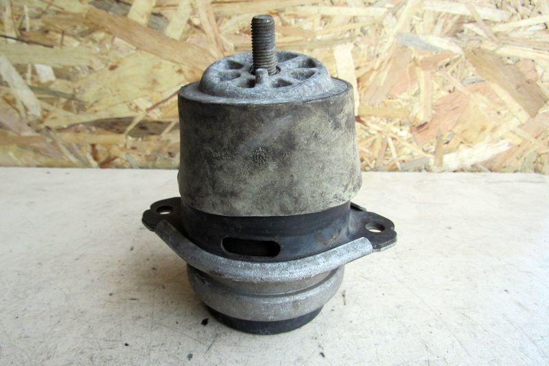 подушка крепления двигателя Audi Q7 4L 2006, 4.2 л., BAR, бензин, внедорожник 5 дв., 7L6199131A - фото №1