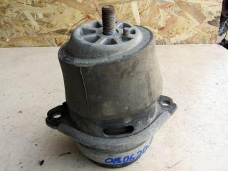 подушка крепления двигателя Volkswagen Touareg 1 поколение 2002, 5.0 л., дизель, внедорожник 5 дв., 7L8199131B