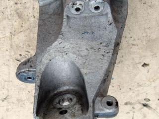 кронштейн двигателя Volkswagen Touareg 1 поколение [рестайлинг] 2010, 3.0 л., дизель, внедорожник 5 дв., 7L8199307F