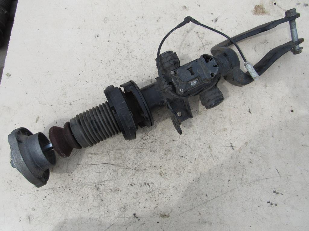 амортизатор передний левый BMW 5 серия F07/F10/F11 2010, 3.0 л., N57 D30 A, дизель, седан, 6796857 - фото №1