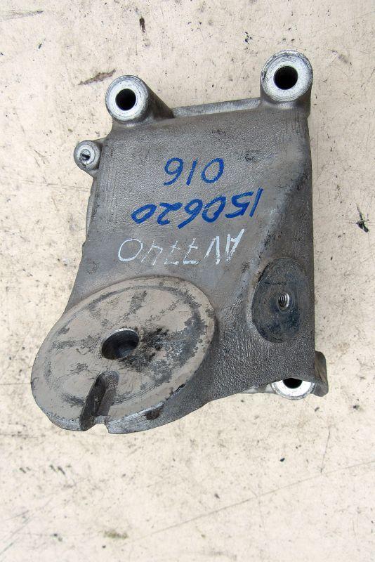 кронштейн двигателя Volkswagen Touareg 1 поколение 2007, 5.0 л., CBWA, дизель, внедорожник 5 дв., 07Z199307B - фото №1