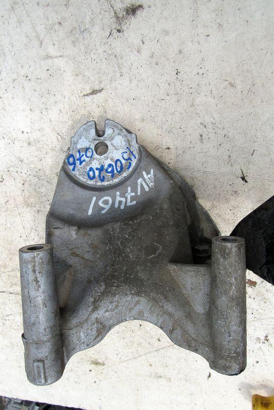 кронштейн двигателя Volkswagen Touareg 1 поколение 2003, 2.5 л., дизель, внедорожник 5 дв., 070199308A - фото №1