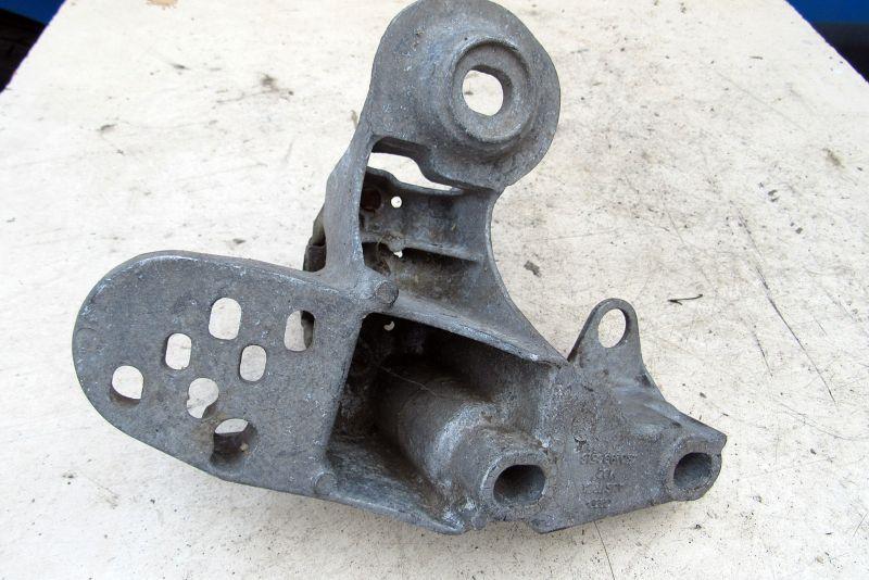 кронштейн двигателя Audi A4 B7 2006, 1.8 л., BFB, бензин, седан, 4B0199351B - фото №1