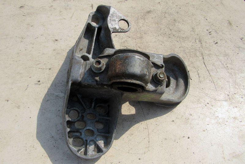 кронштейн двигателя Audi A4 B7 2006, 1.8 л., BFB, бензин, седан, 4B0199351B - фото №1