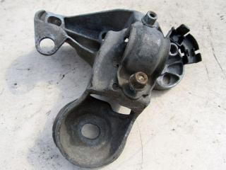 кронштейн двигателя Audi A4 B7 2006, 1.8 л., BFB, бензин, седан, 4B0199352B