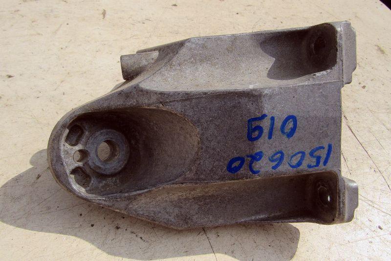 кронштейн двигателя Audi Q7 4L 2006, 4.2 л., BAR, бензин, внедорожник 5 дв., 7L8199307D - фото №1