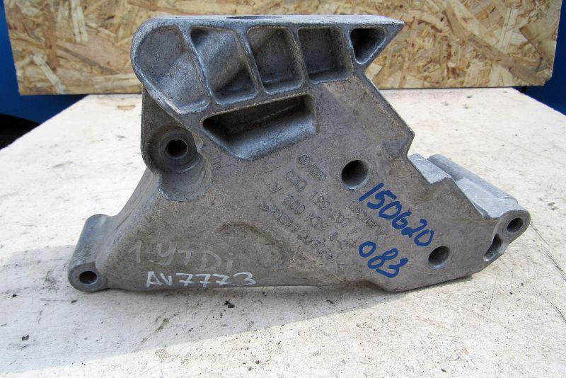 кронштейн двигателя Volkswagen Touran 1 поколение 2003, 2.0 л., AZV, дизель, минивэн, 03G199207F - фото №1