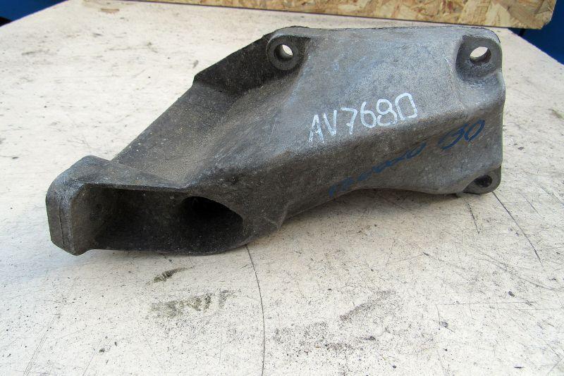 кронштейн двигателя Audi A6 4B/C5 1997, 1.8 л., AJL, бензин, седан, 8D0199307P - фото №1